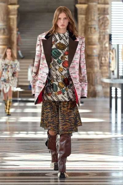 Look 38